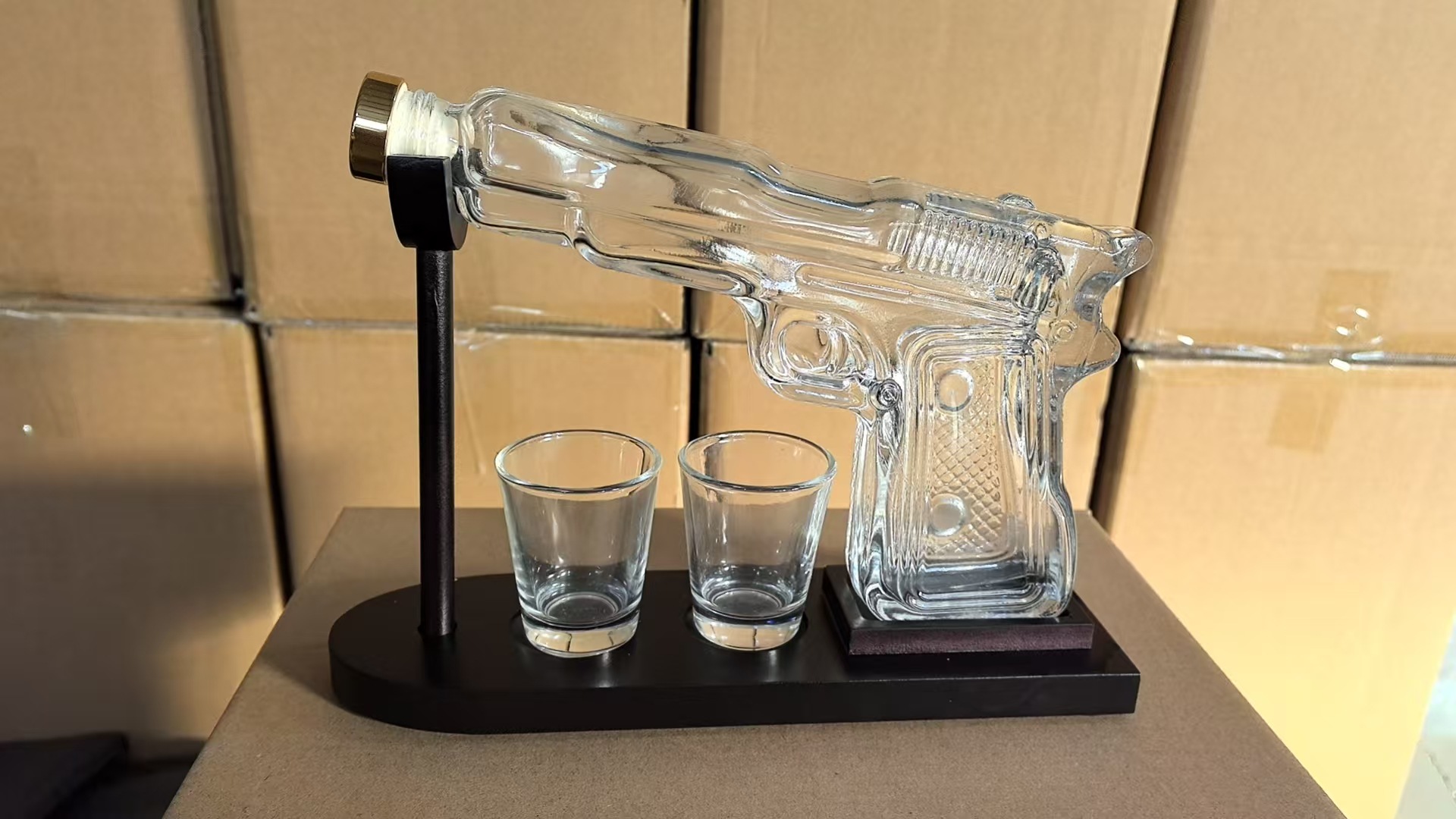 Sandhawk Glass Pistol Decanter - Cold Drink Dispenser 评论和价格